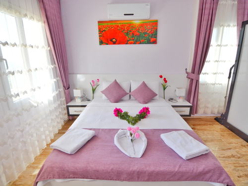  gece  -  Kasım
  | Kalkan İslamlar’da Jakuzili, Korunaklı ve Doğa İçinde Özel Villa